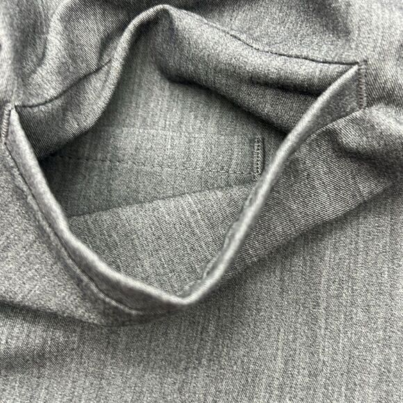 Figs Casma 3 pocket graphite v neck scrubs top small - Picture 5 of 7